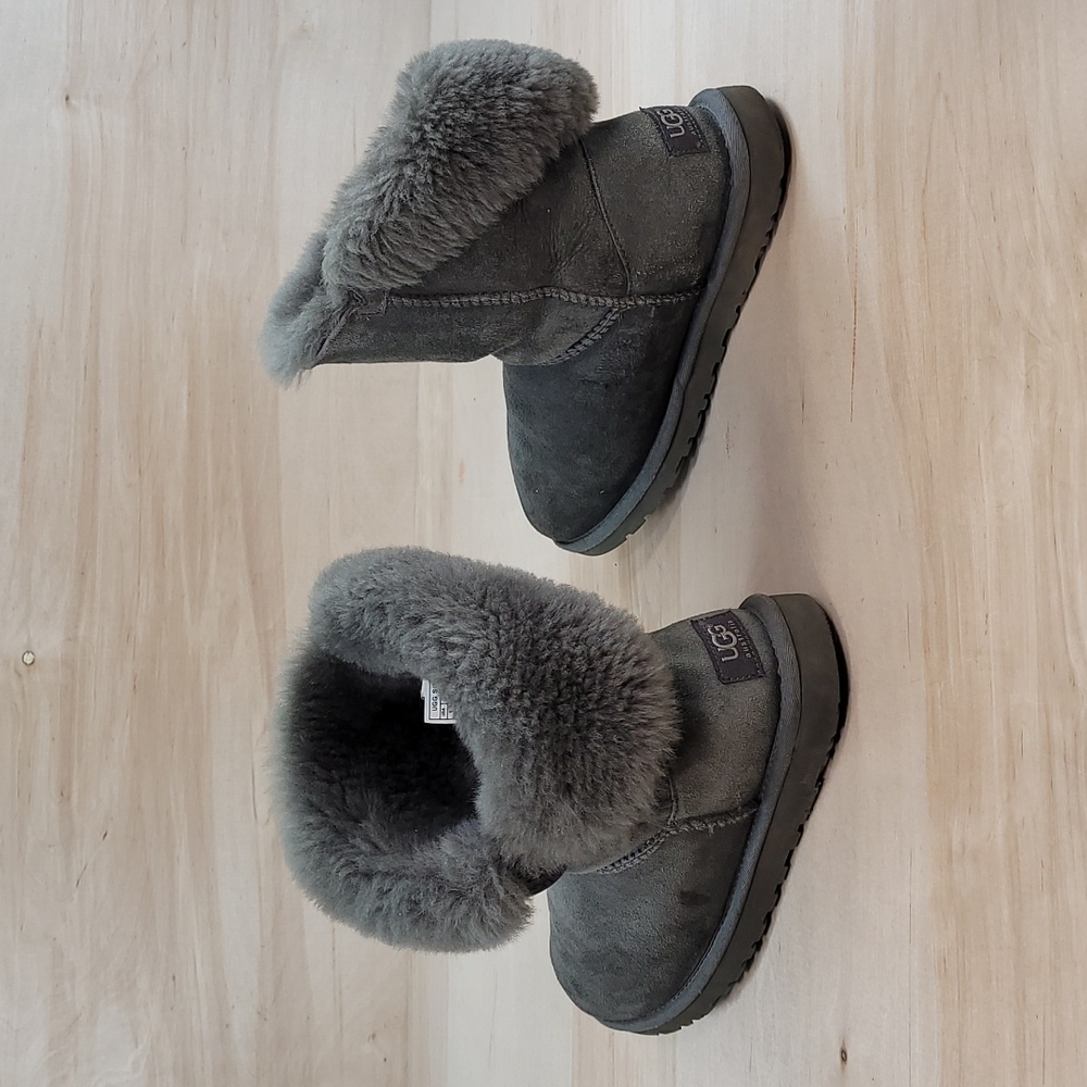 Ugg Australia Bailey Button Gray Boots - image 5